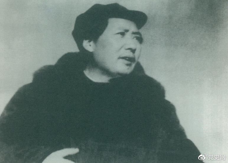 　　1949年3月23日，毛澤東率領(lǐng)中共中央機(jī)關(guān)離開西柏坡前往北平。出發(fā)時(shí)，他對(duì)周恩來說，今天是進(jìn)京的日子，進(jìn)京趕考去。我們決不當(dāng)李自成，我們都希望考個(gè)好成績(jī)。